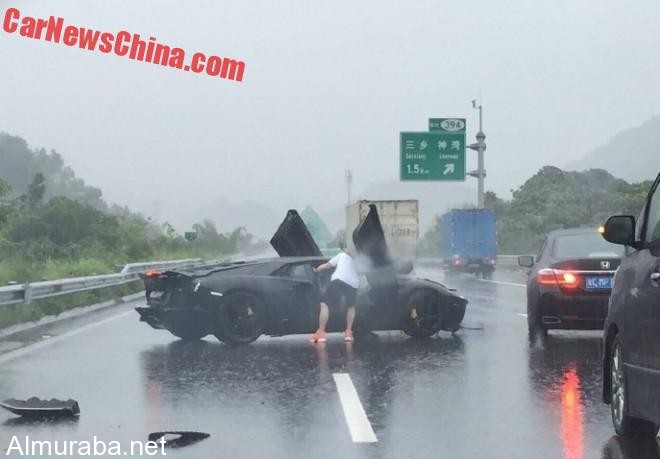 “صور” تحطم سيارة لامبورجيني أفانتادور أخرى في الصين تحت أمطار غزيرة Lamborghini