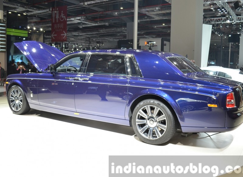 2015-Rolls-Royce-Phantom-Limelight-Collection-rear-three-quarter-at-the-Auto-Shanghai-2015
