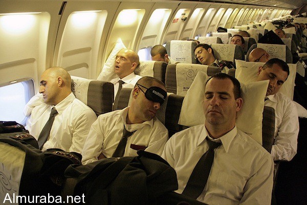 "بالصور" شاهد 5 أشياء مبتكرة تساعد على النوم في الطائرات 1