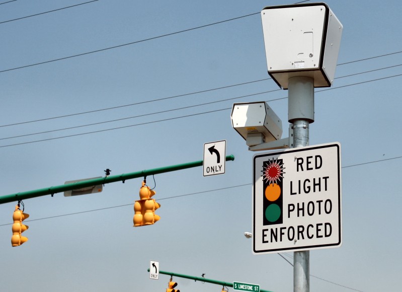 turning-off-red-light-cameras-costs-lives-new-research-shows-109926_1