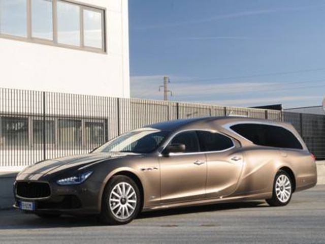 “بالصور” شركة إيطالية تحول “مازيراتي” جيبلي إلى سيارة نقل موتى لكبار الشخصيات Maserati