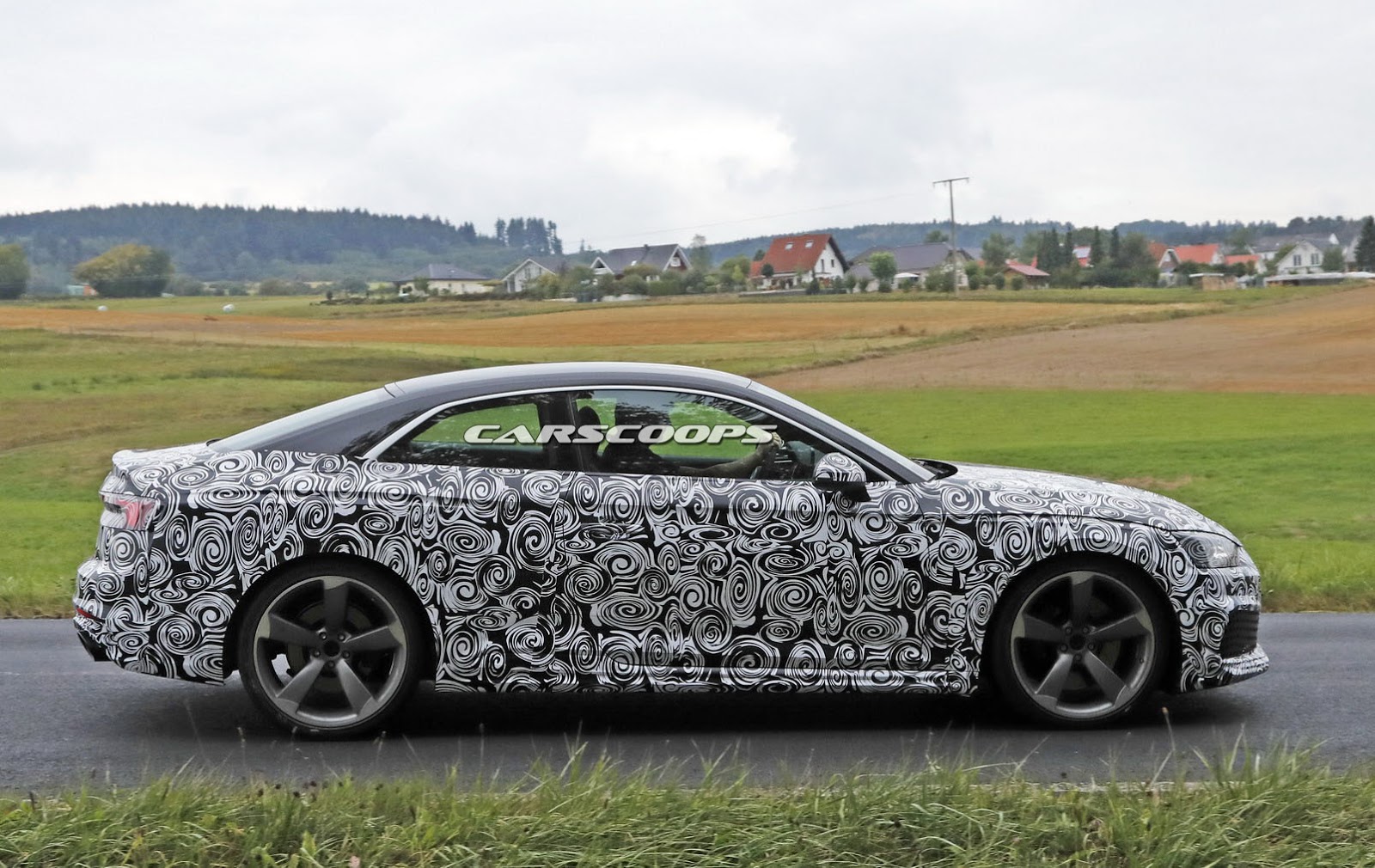 new-audi-rs5-coupe-scoop-13