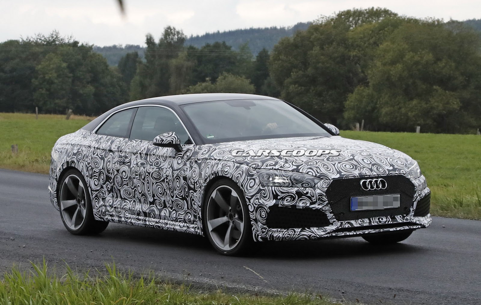 new-audi-rs5-coupe-scoop-16