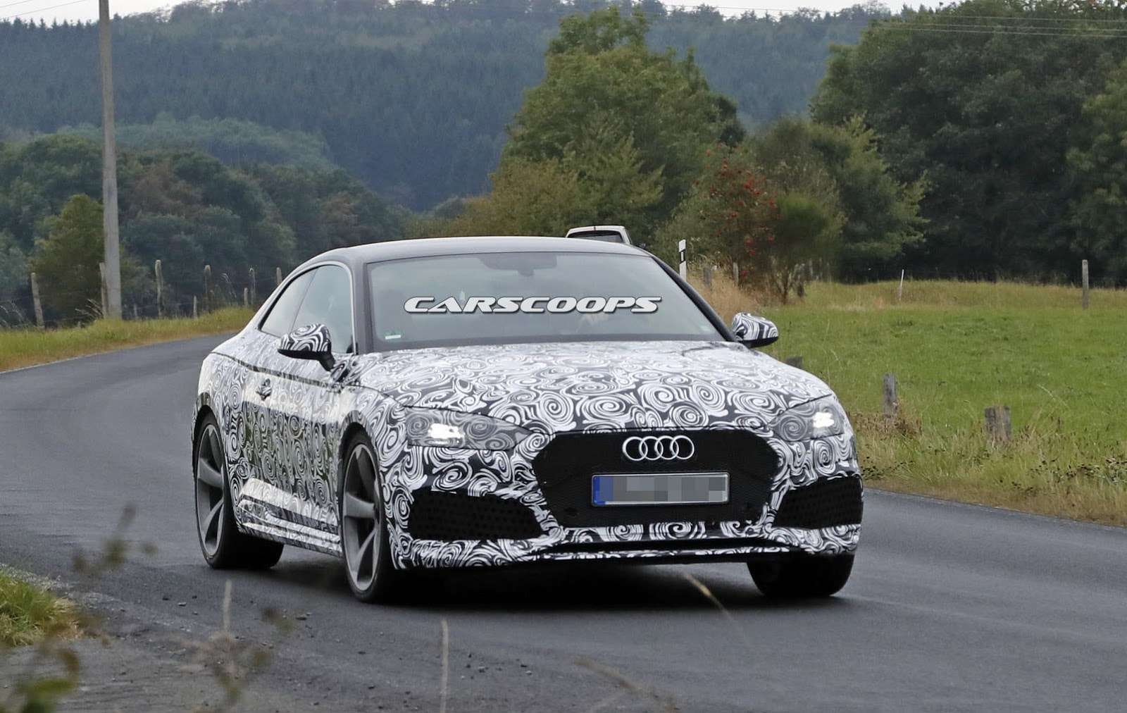 new-audi-rs5-coupe-scoop-17