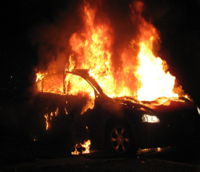 6 أسباب لاندلاع الحرائق في السيارات