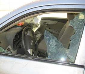 “شرطة مكة“ ضبط 3 أشخاص من جنسية عربية أقدموا على تكسير 12 سيارة
