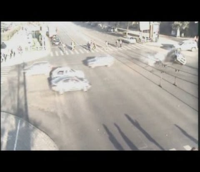 “فيديو” شاهد سائق دراجة مسرعة يلقى حتفه في حادث مروع 10