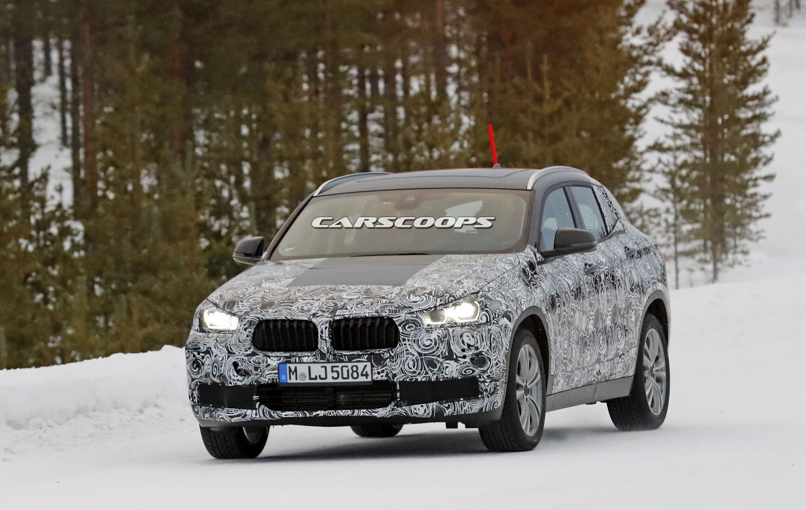 "صور تجسسية" أثناء اختبار "بي إم دبليو" X2 الكروس أوفر في السويد BMW 3