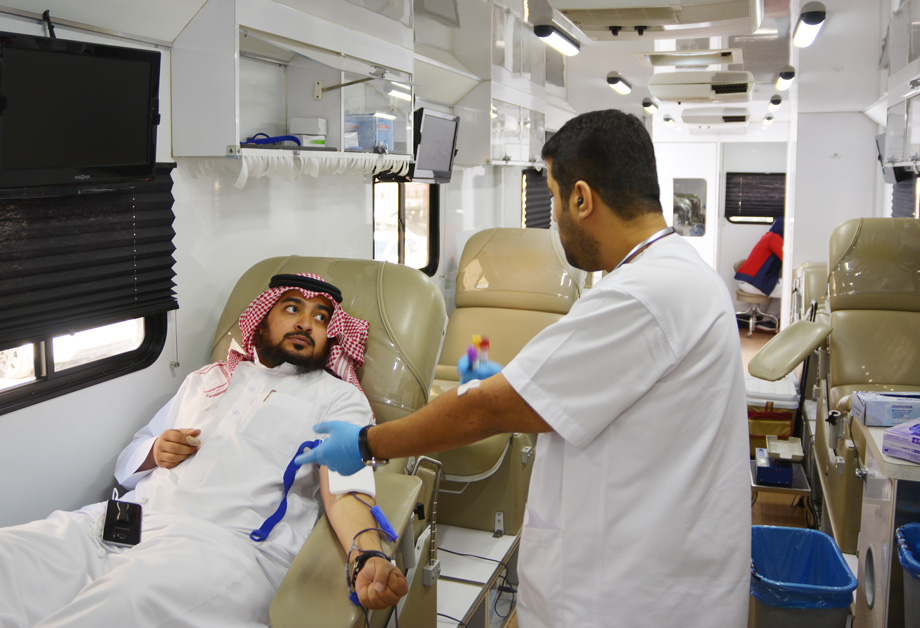 العيسى للسيارات تدعم جهود مستشفى الملك فيصل التخصصي للتبرع بالدم