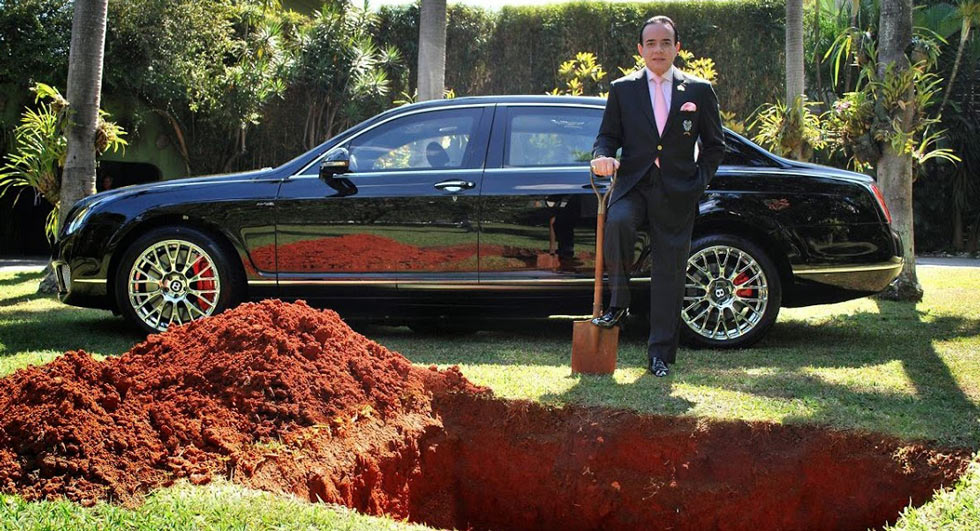 رجل أعمال برازيلي خطّط لدفن سيارته البنتلي معه اتضح استخدامه للأمر كدعاية للتبرع بالأعضاء