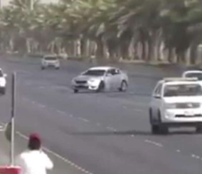 مرور الرياض يُطيح بالمفحطين المتهورين....بعد فيديو استباحة الطريق 3