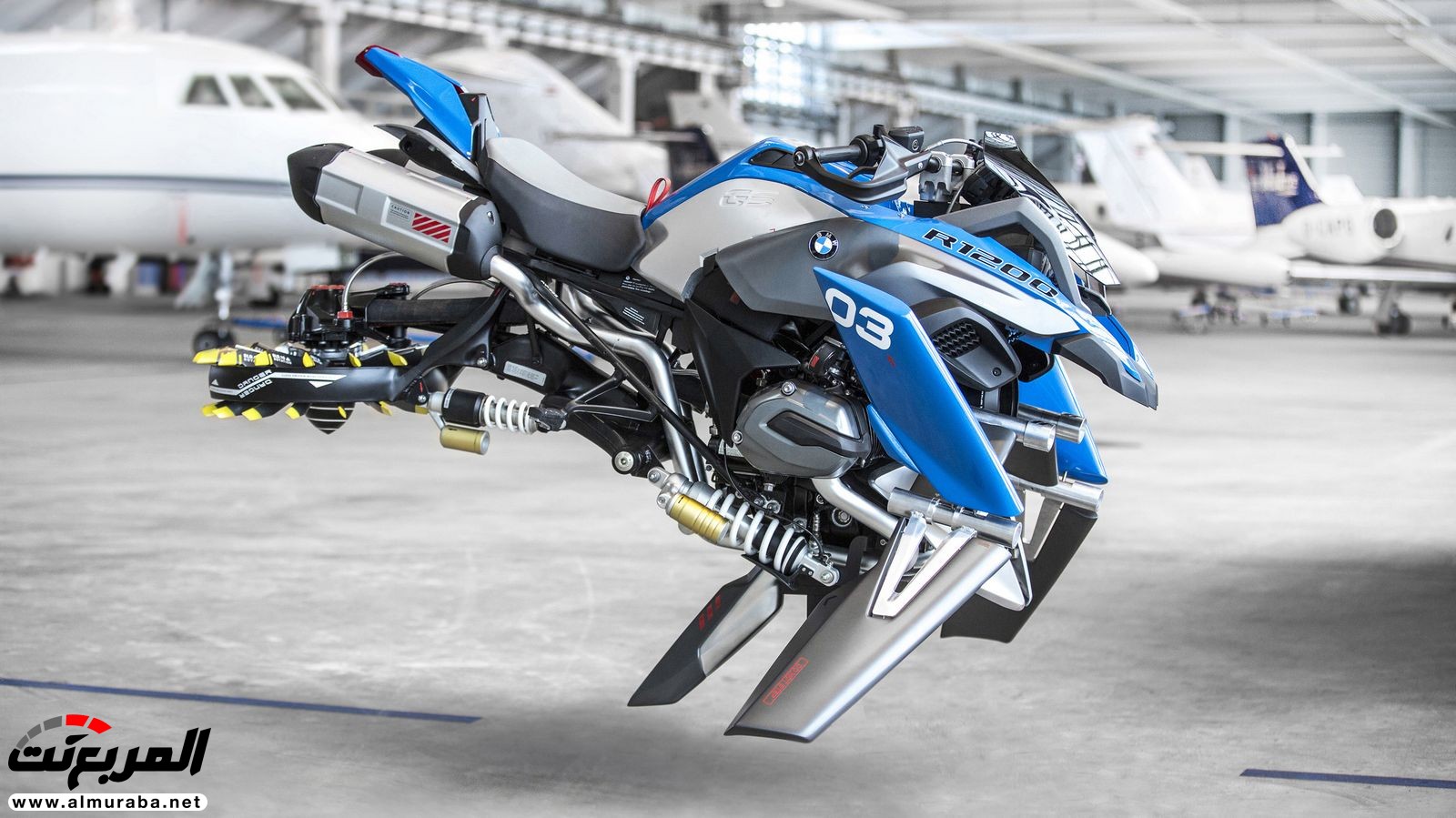 "بي إم دبليو" تكشف عن كونسبت الدراجة النارية الطائرة بعالم ليجو BMW 11