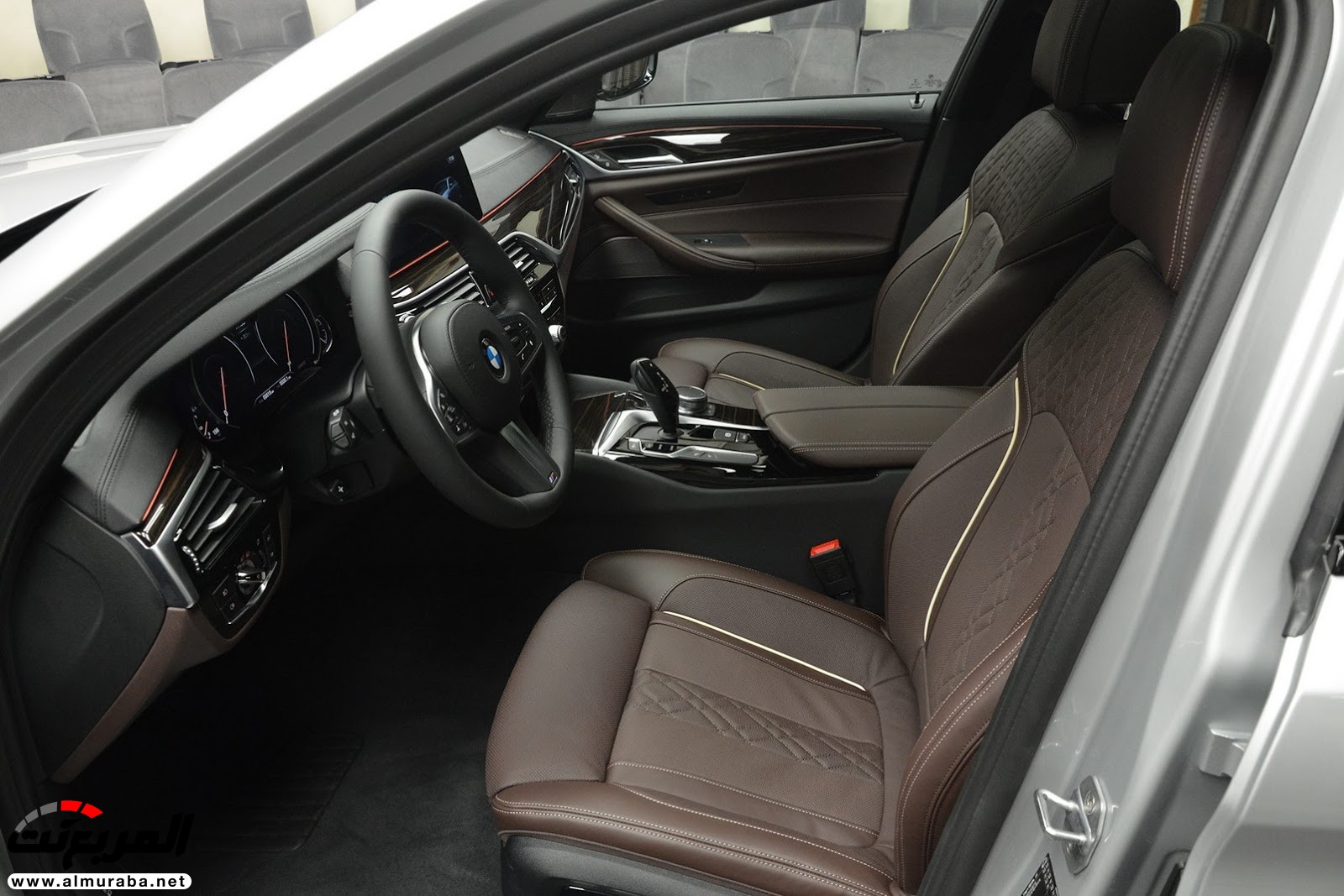 "بي إم دبليو" 540i الجديدة كلياً بتعديلات سبورت لاين معروضة بأبو ظبي BMW 11
