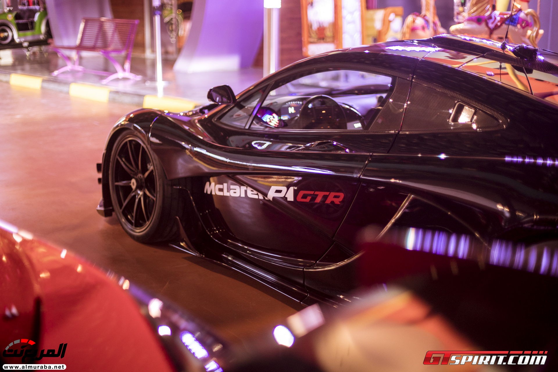 "بالصور" مكلارين P1 GTR تصل أراضي دبي وتعرض وحدتين منها بالمنتزه الأكبر في العالم McLaren 98