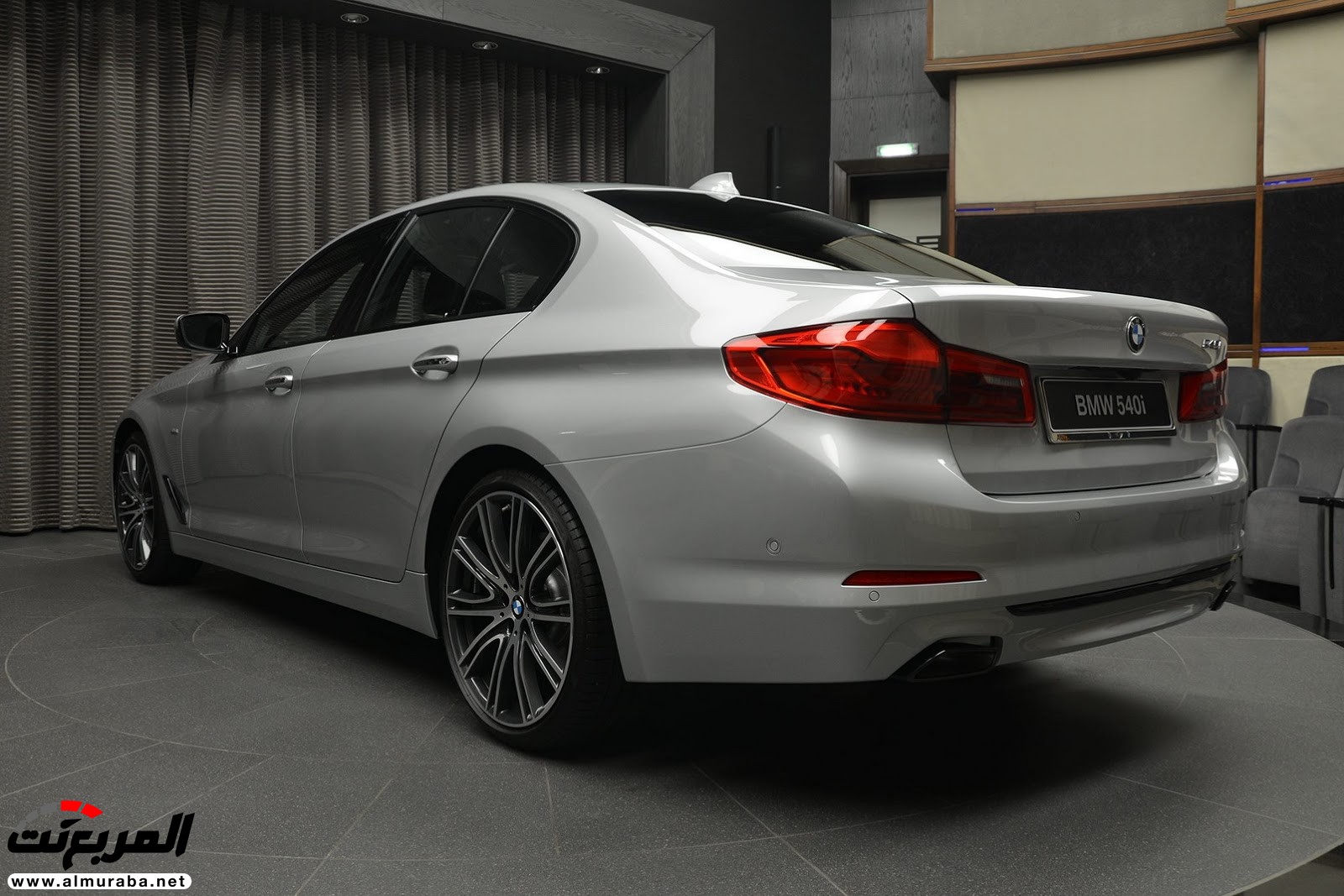 "بي إم دبليو" 540i الجديدة كلياً بتعديلات سبورت لاين معروضة بأبو ظبي BMW 5