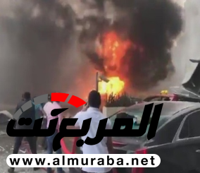 “دبي” احتراق ثلاث سيارات إثر سقوط رافعة على شارع الشيخ زايد