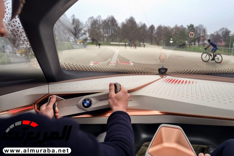 "بي إم دبليو" تزعم قدرتها على طرح سيارة ذاتية القيادة بالكامل بدون مقود بحلول 2021 2
