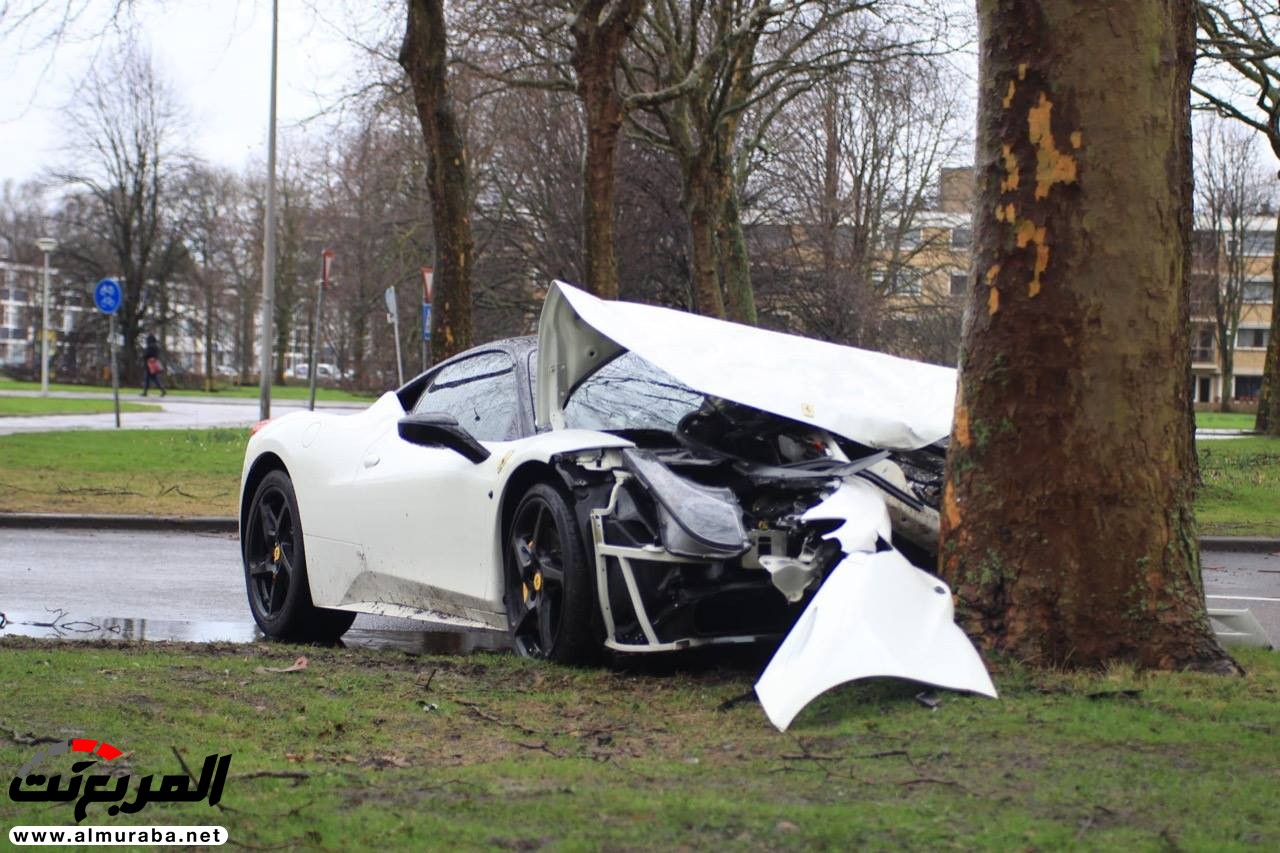 "فيراري" 458 إيتاليا تدمر إثر اصطدامها بشجرة بهولندا Ferrari 458 Italia 2