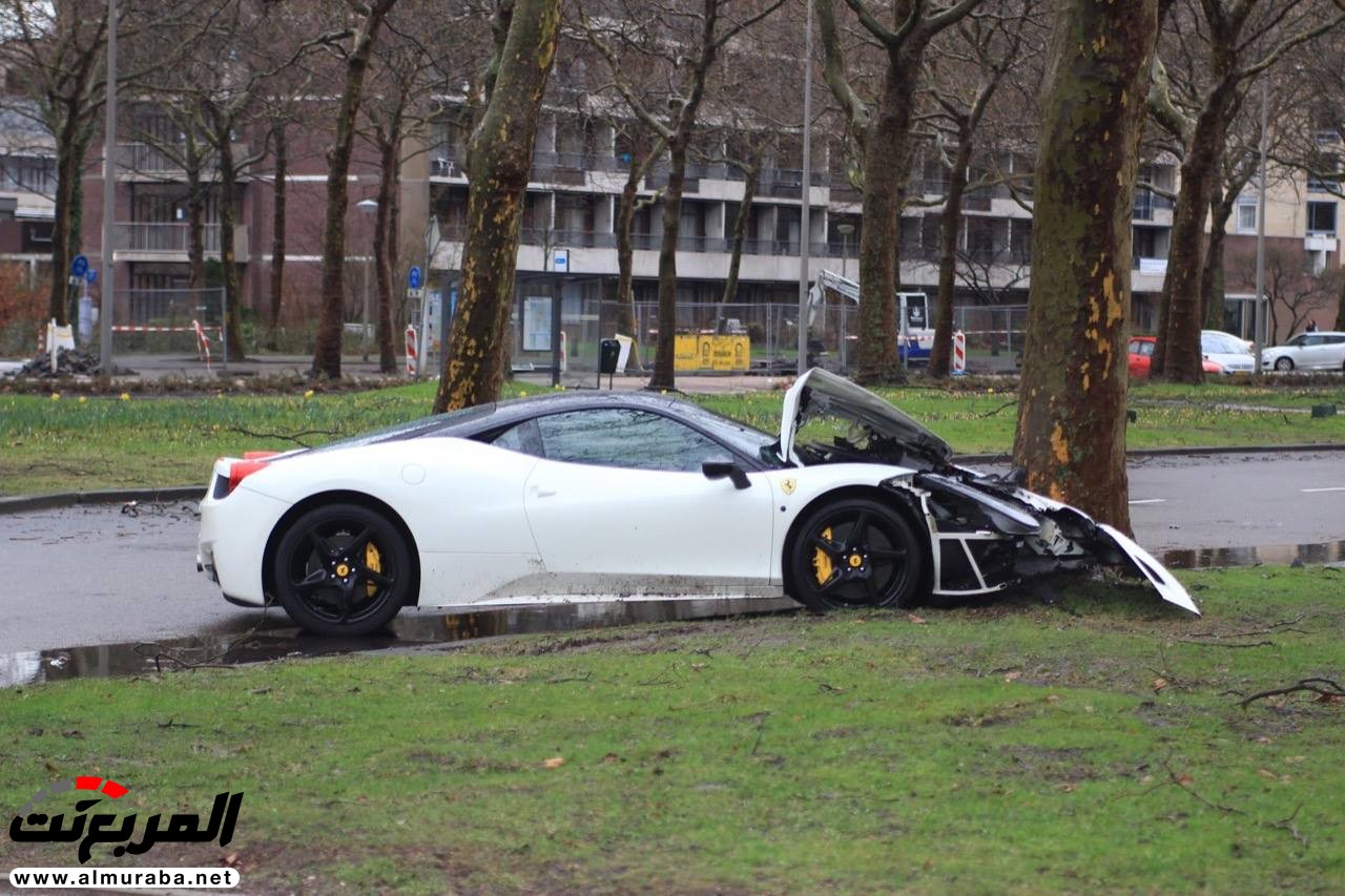 "فيراري" 458 إيتاليا تدمر إثر اصطدامها بشجرة بهولندا Ferrari 458 Italia 4