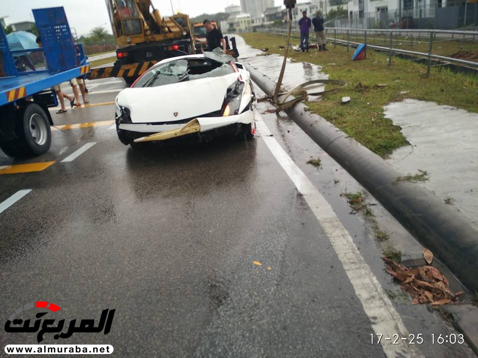 "بالصور والفيديو" شاهد "لامبورجيني" جالاردو مملوكة لمراهق تدمر تماما في حادث بماليزيا Lamborghini Gallardo 4
