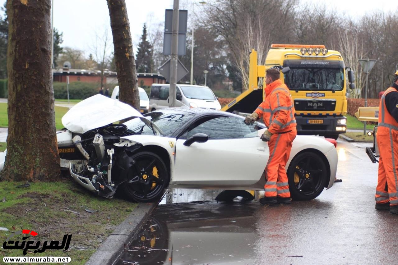 "فيراري" 458 إيتاليا تدمر إثر اصطدامها بشجرة بهولندا Ferrari 458 Italia 4
