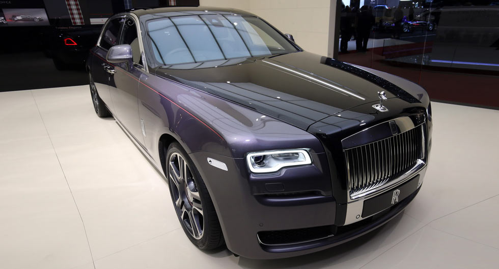 "رولز رويس" تجلب جوست إيليجانس المطلية بالألماس إلى معرض جينف Rolls-Royce Ghost Elegance 1