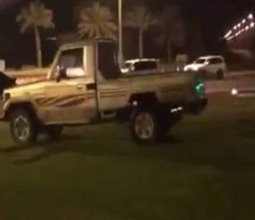 “فيديو” الشرطة الإماراتية تعلن إلقاء القبض على مفحطين في سيارة تويوتا شاص مسروقة