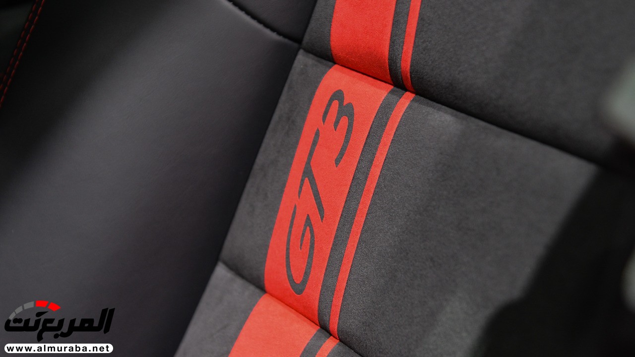 بورش 911 GT3 المحدثة 2018 تتألق في نيويويورك بقوة 500 حصان 15