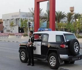 الجهات الأمنية تلقي القبض على شباب اعتدوا على عامل بمحطة وقود بحي النسيم بالرياض 1