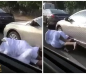 “فيديو” شاهد سائق يطرح آخر على الأرض في مضاربة بالرياض