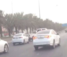 “فيديو” شاهد مطاردة مثيرة بين دورية سرية وسائق سيارة مستهتر على الطريق الدائري في الرياض