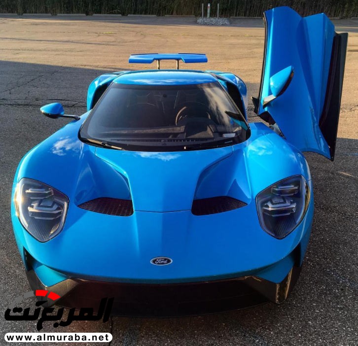 فورد GT الجديدة تبدو فاتنة في هذا الطلاء الأزرق 7