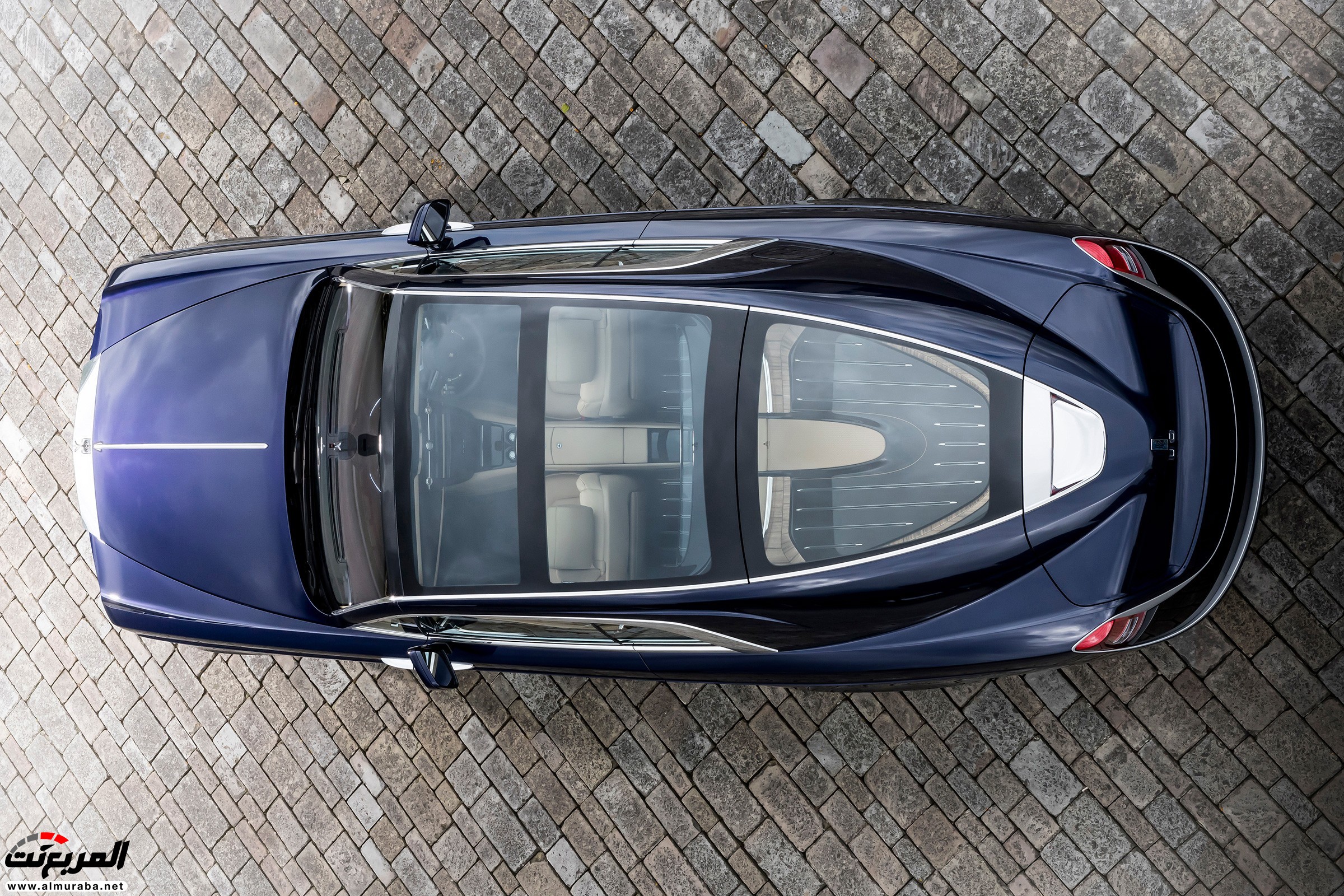 رولز رويس سويبتايل أغلى سيارة في العالم تلتقط مع كوينيجسيج أجيرا RS 4