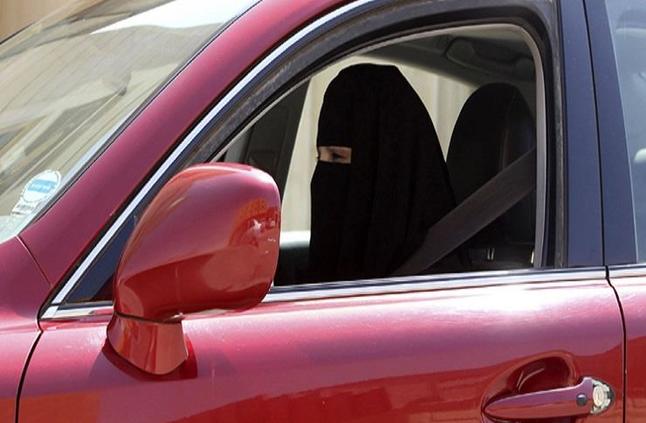 كيف اقتحمت النساء قطاع السيارات في المملكة بعد السماح بالقيادة!