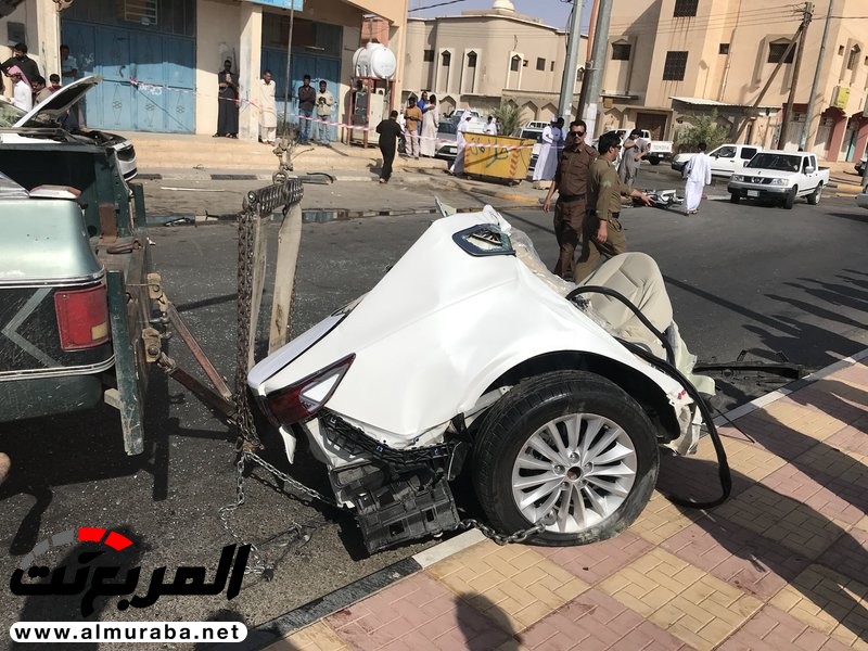 "بالصور" انشطار سيارة إلى نصفين ونجاة سائقها داخل محافظة رفحاء 3