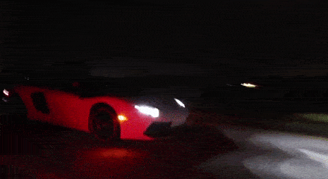 “فيديو” شاهد تسارع بين سيارة Lambo Aventador  و Tesla Model S’