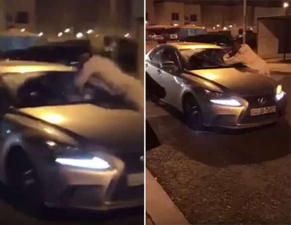 “بالفيديو” شاهد شاب‬⁩ يهشم زجاج سيارة فتاة وينتزع هاتفها من بين يديها في الكويت