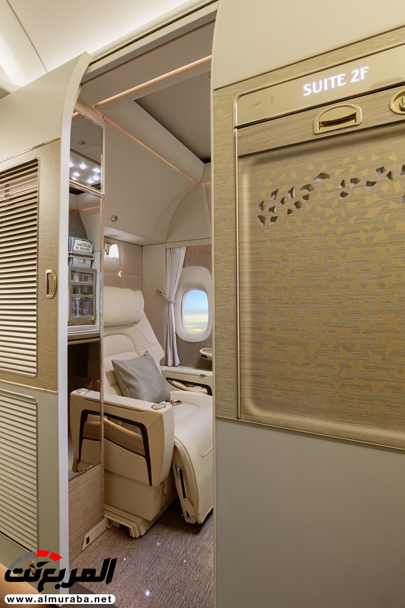 جيريمي كلاركسون ومرسيدس S-Class يستعرضان فخامة طيران الإمارات 7