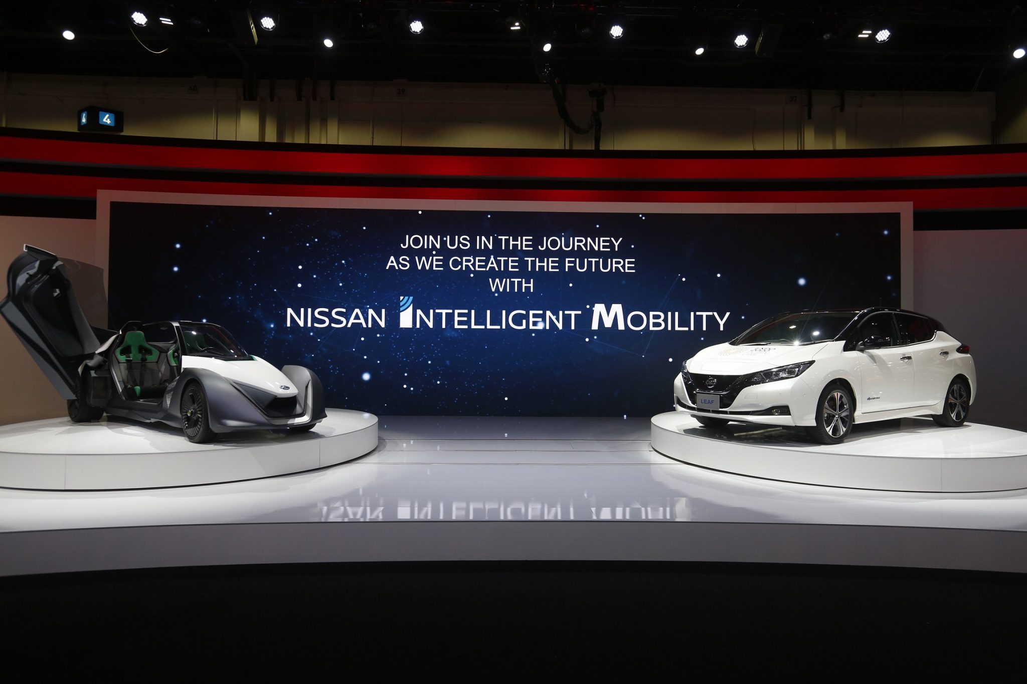نيسان تعرض أحدث ابتكاراتها في مجال السيارات الكهربائية خلال معرض دبي الدولي للسيارات 6