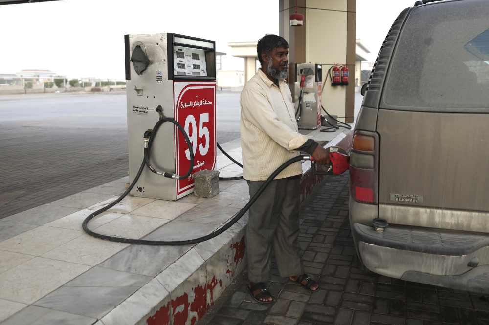 "تفاصيل": بلومبيرغ السعودية تعتزم رفع أسعار الوقود بنسبة 80% في شهر يناير المقبل 1