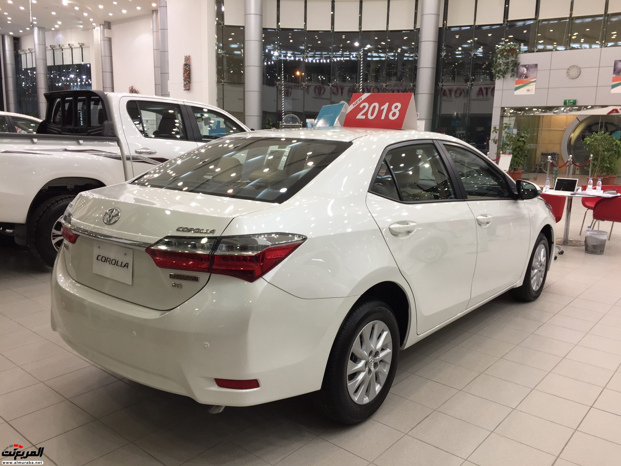 تويوتا كورولا 2018 وأهم التقنيات والمواصفات والأسعار لدى عبداللطيف جميل Toyota Corolla 13