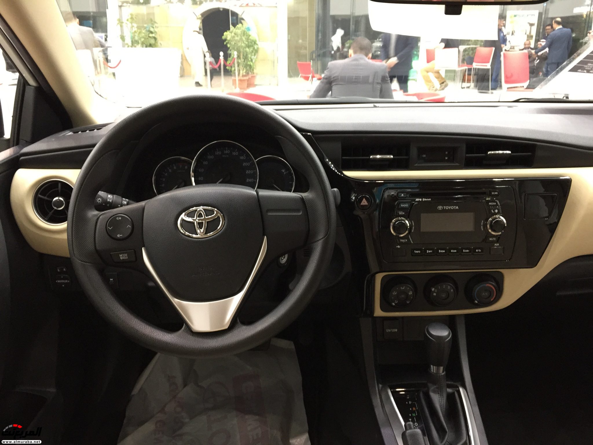تويوتا كورولا 2018 وأهم التقنيات والمواصفات والأسعار لدى عبداللطيف جميل Toyota Corolla 3