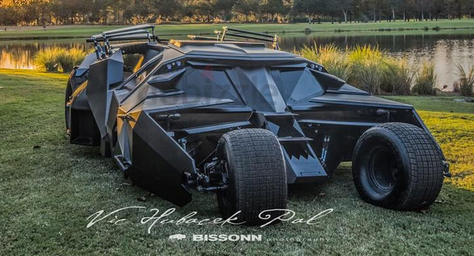 سيارة باتمان الوحيدة من نوعها بالعالم معروضة الآن للبيع في دبي 7