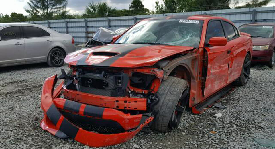 10 سيارات دودج هيلكات مدمرة بحوادث مختلفة تؤكد بأنها ليست للجميع