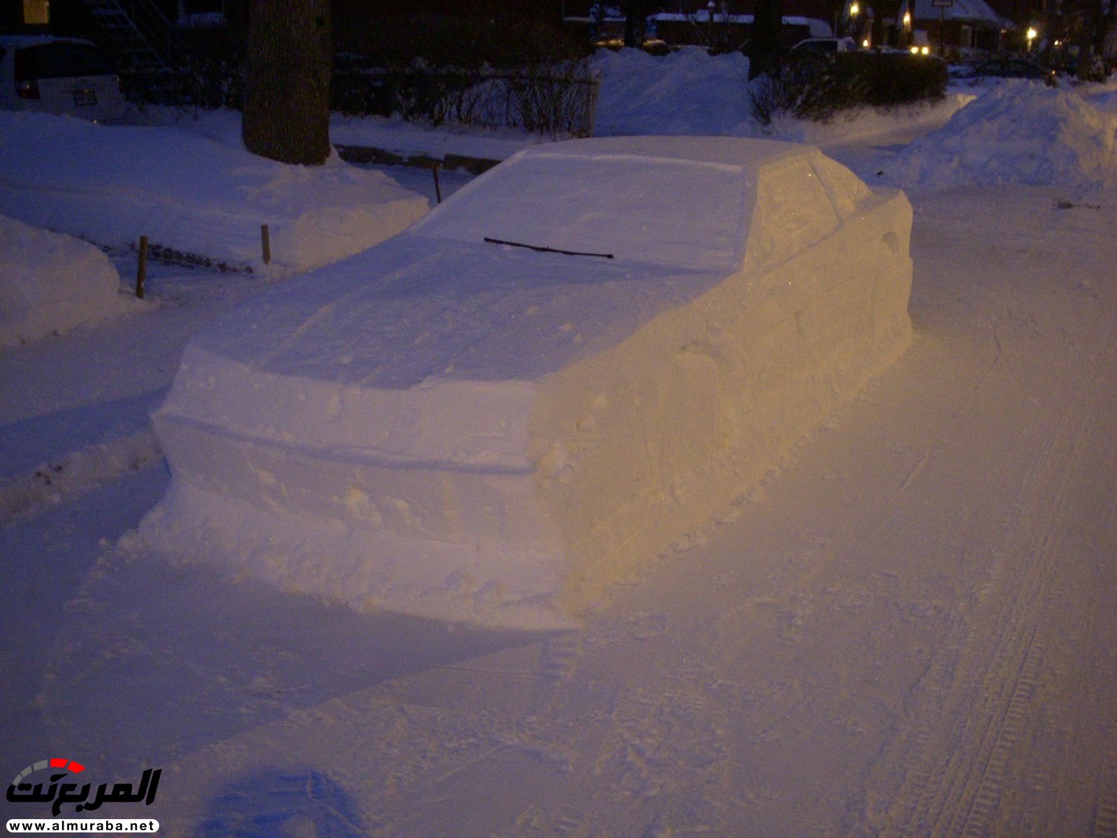 "بالصور" شرطي كندي يخالف سيارة مزيفة "مصنوعة من الثلج" 15