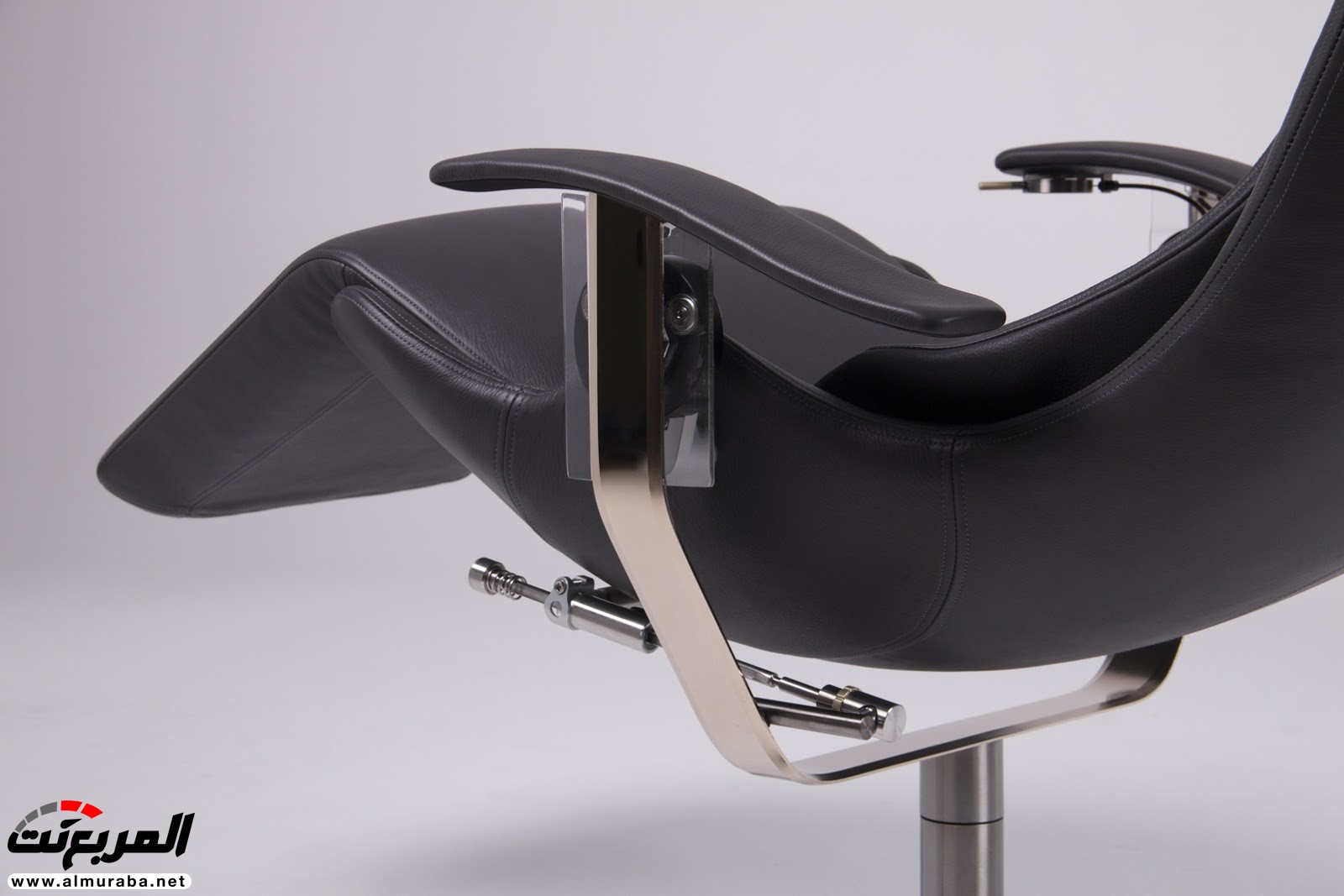تعرف على مواصفات وسعر أغلى كرسي في العالم من شركة رولزرويس 44