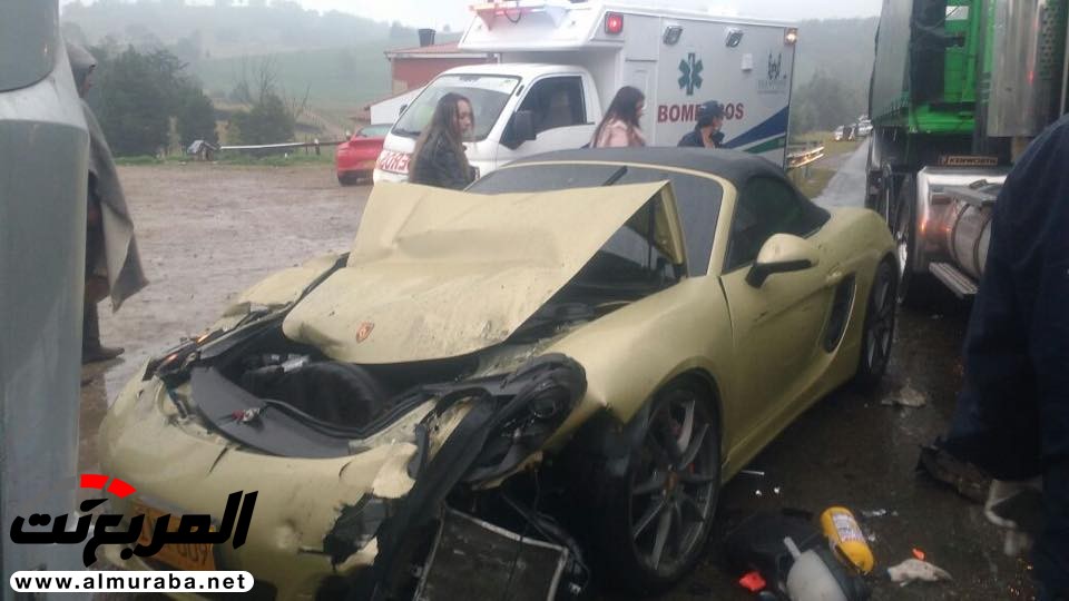 "بالفيديو والصور" مكلارين 650S ومرسيدس GT S AMG وبورش بوكستر يتحطمون بحادث في كولومبيا 11