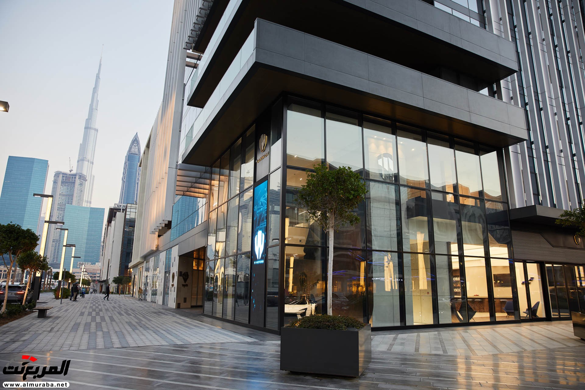 "بالصور" شركة W Motors اللبنانية تفتتح أول صالة عرض سوبركارز لها في دبي 15
