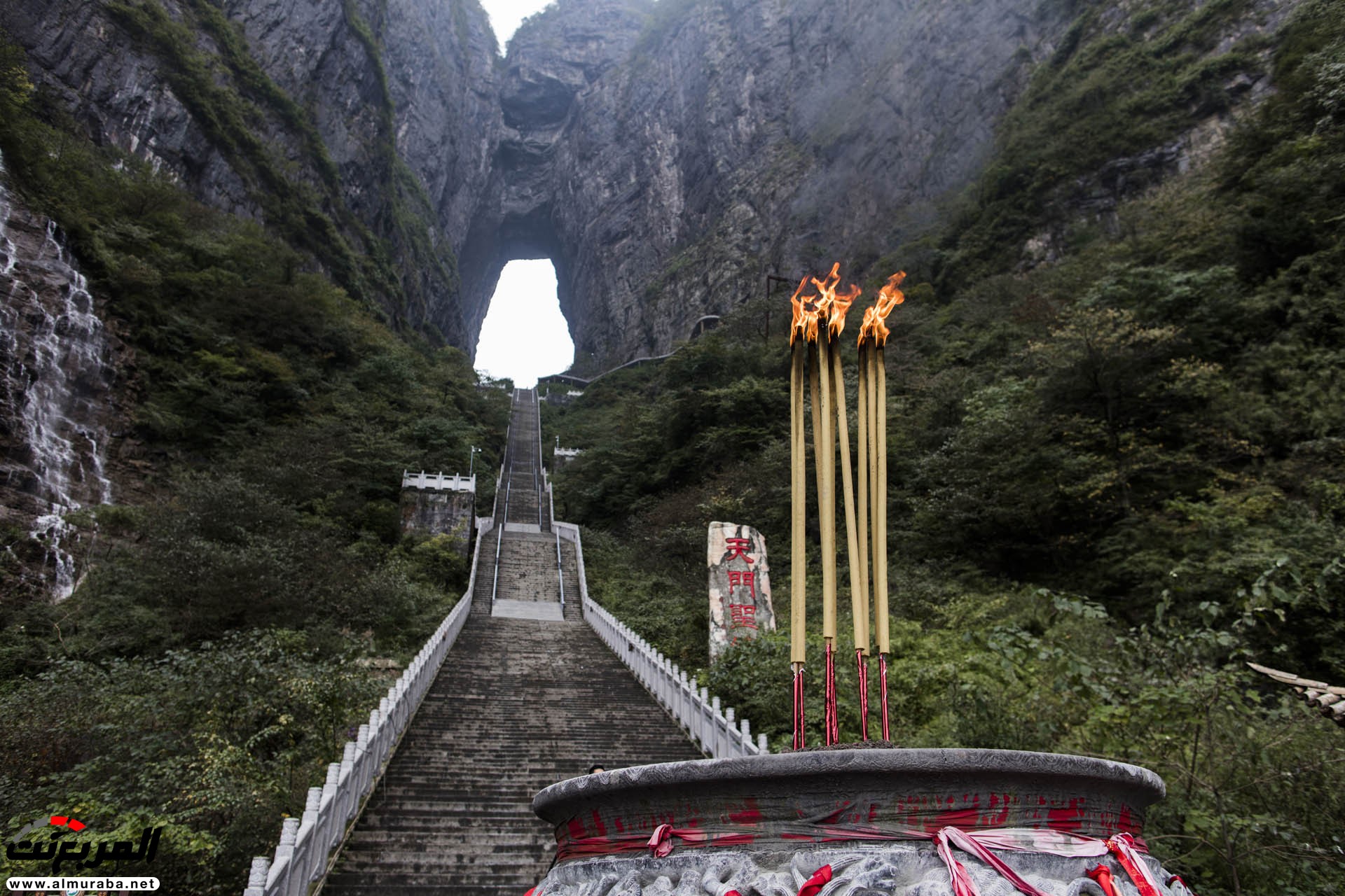 رينج روفر سبورت هايبرد تتسلق 999 درجة للوصول إلى "بوابة السماء" في الصين 87