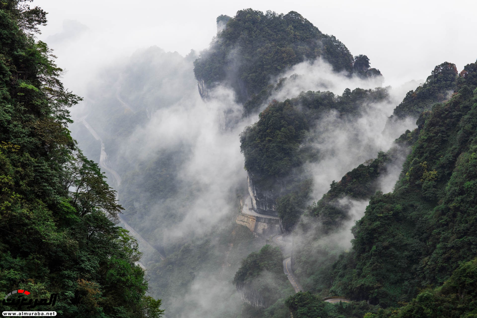رينج روفر سبورت هايبرد تتسلق 999 درجة للوصول إلى "بوابة السماء" في الصين 88